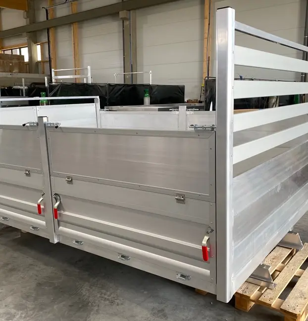 Plateau ridelles Aluminium (soudé ou boulonné), Bennes, Caisson amovible (berce), PLSC (Paroi Latérale Souple coulissante), Bétaillère, Porte voitures, Soubassement PL